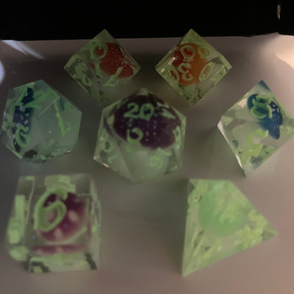 Glowing Mushrooms 7 piece dice set