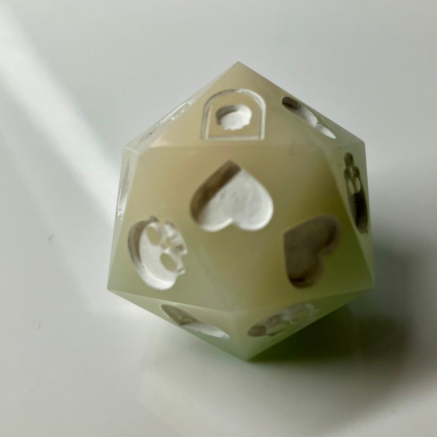 pastel d20 death save success