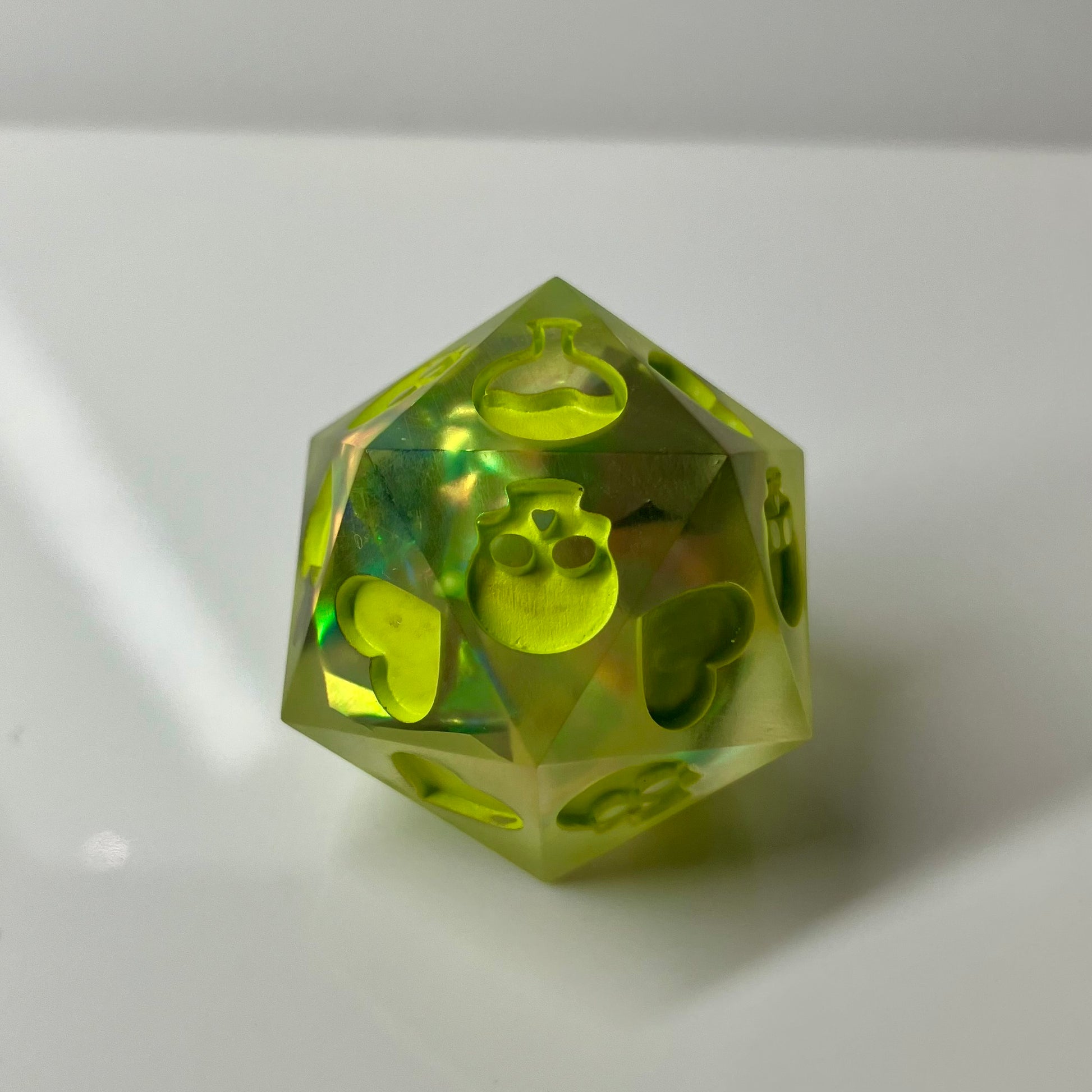 opaque green d20 death save fail