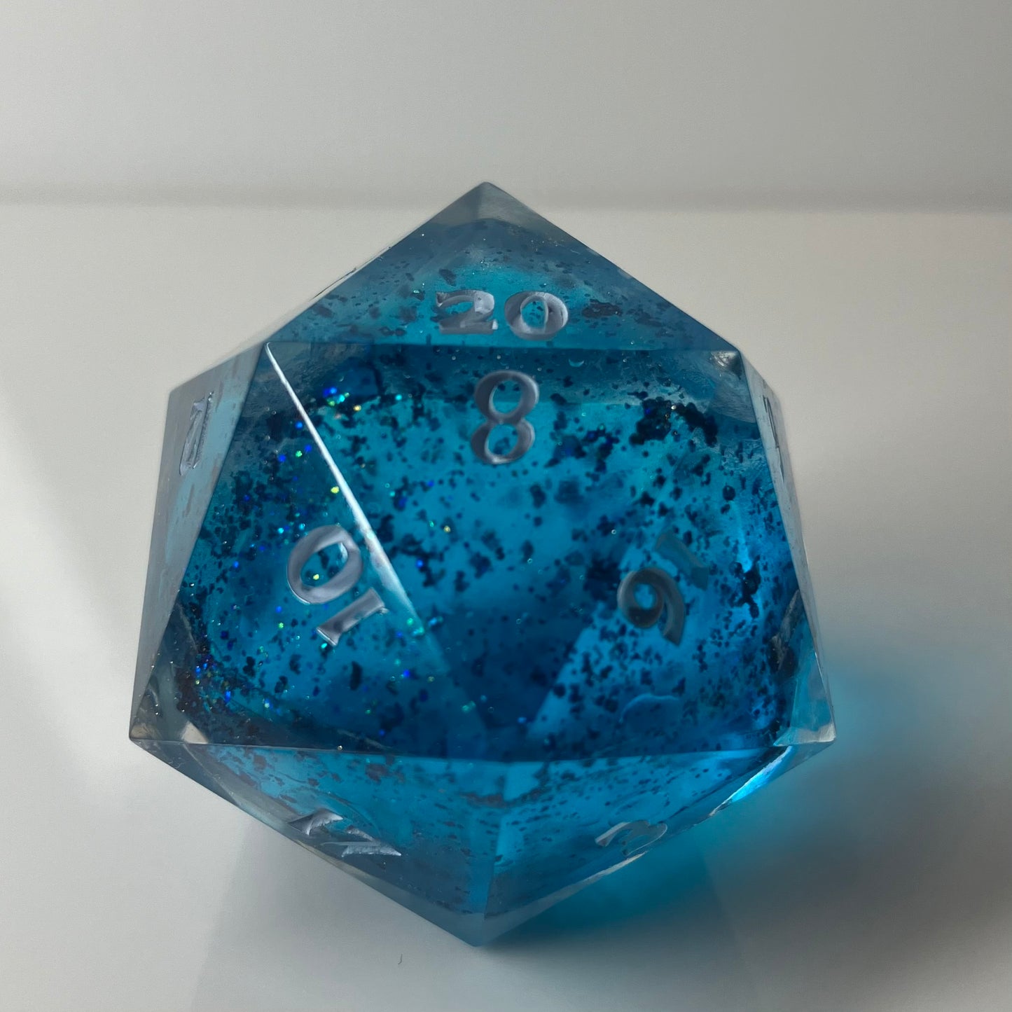 30mm d20 Chonk Liquid Core blue with floating glitter inside