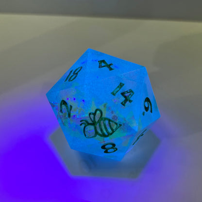 24mm Large d20 glowing in the dark