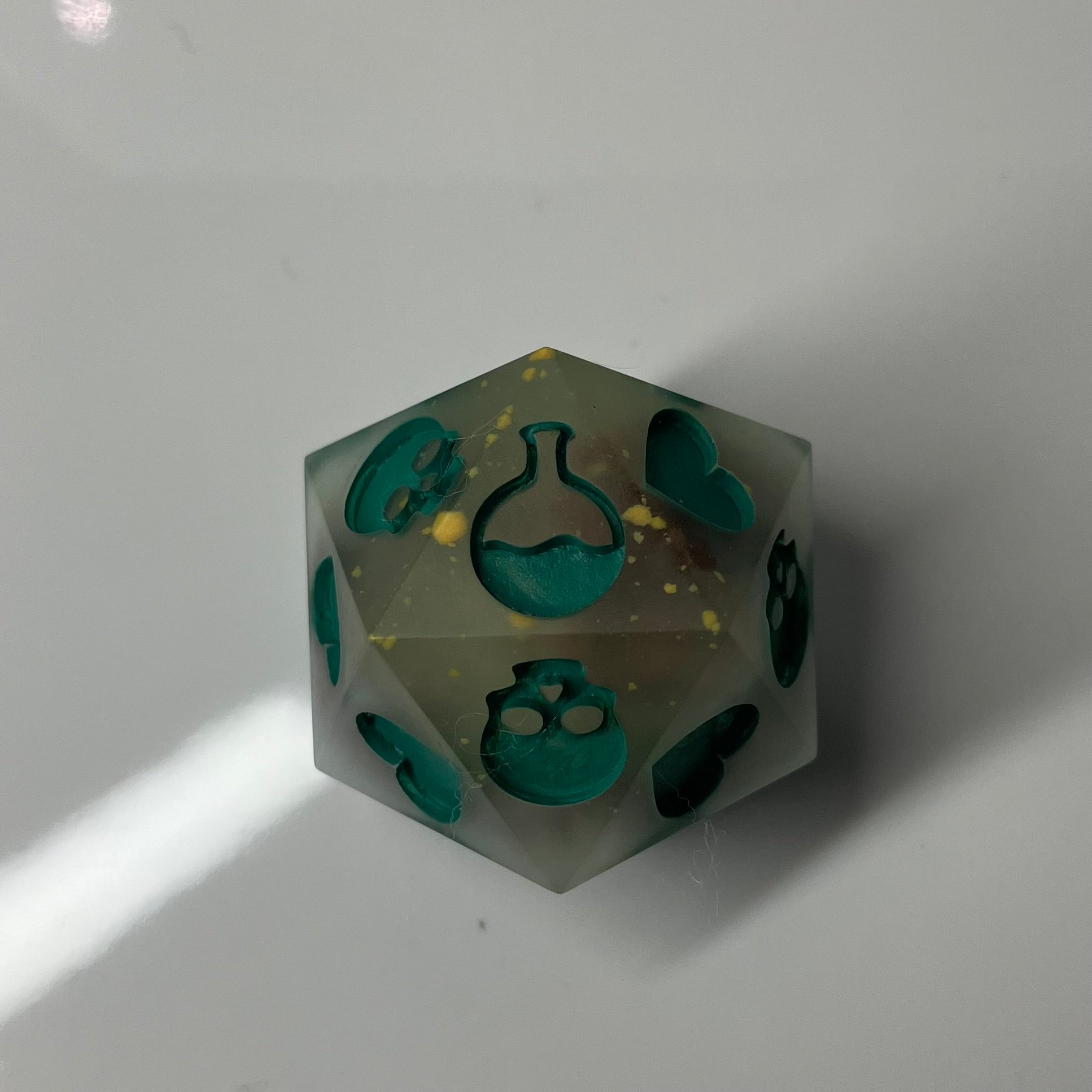 death save d20 that's grey red green and a little bit clear or dnd and pathfinder