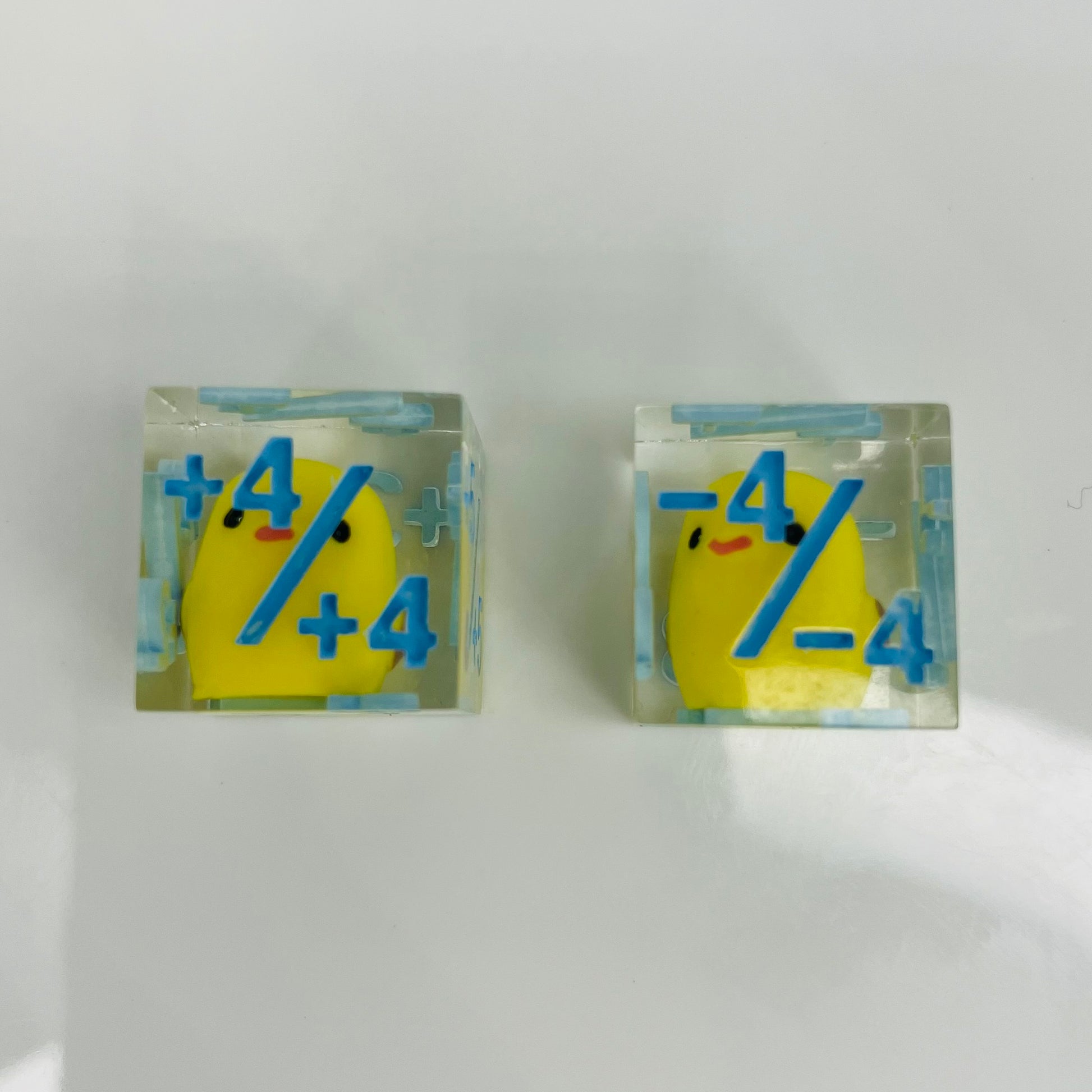 counter dice for MTG with little chicks inside