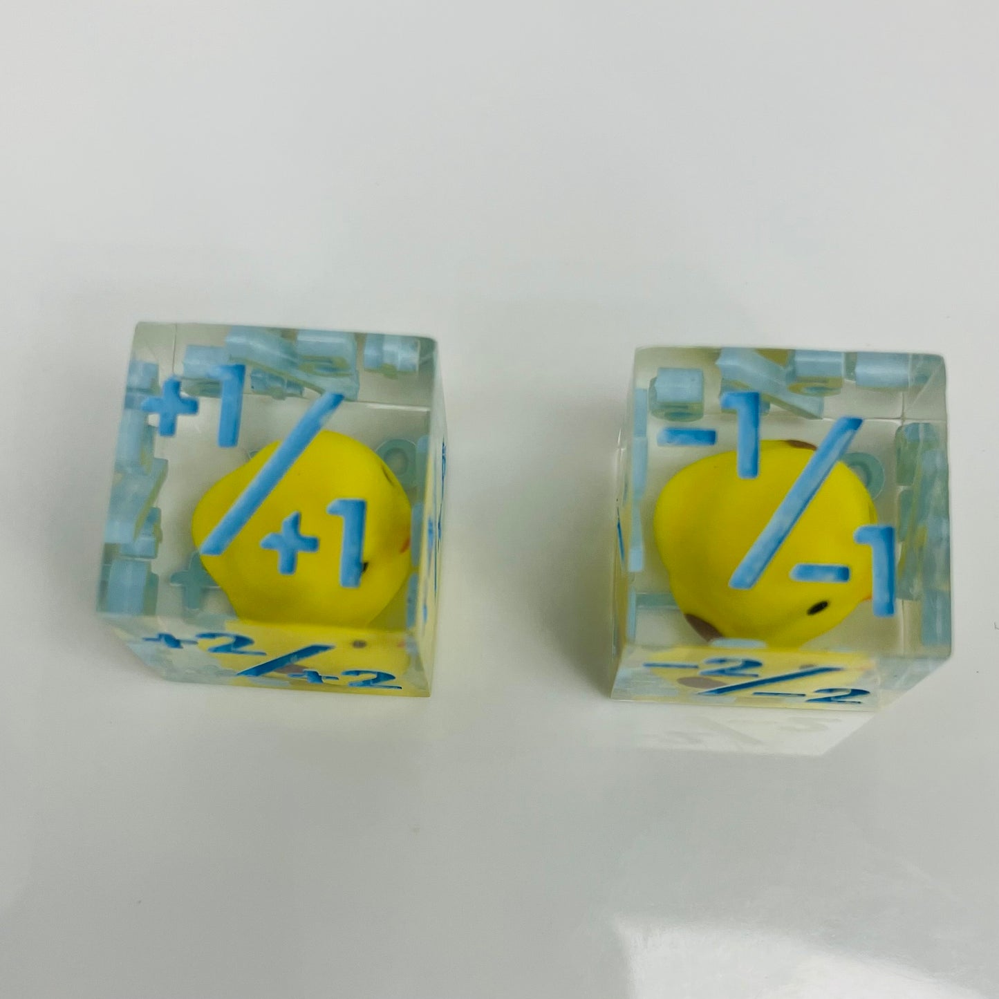 counter tracker dice for MTG with little chicks inside