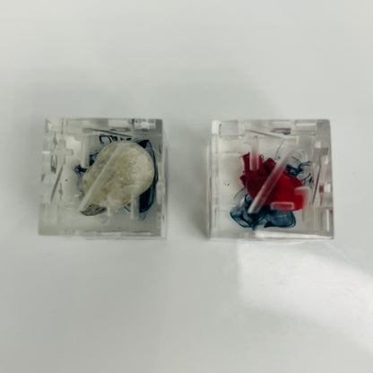 MTG counter dice with hand painted heart and skull
