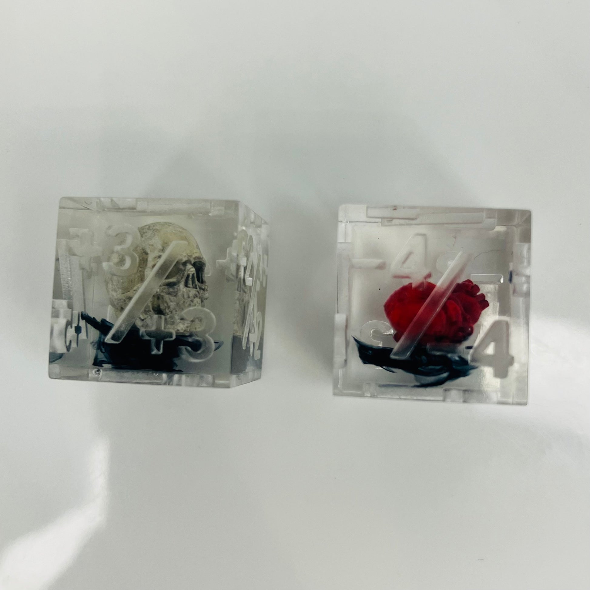 MTG counter dice with hand painted heart and skull