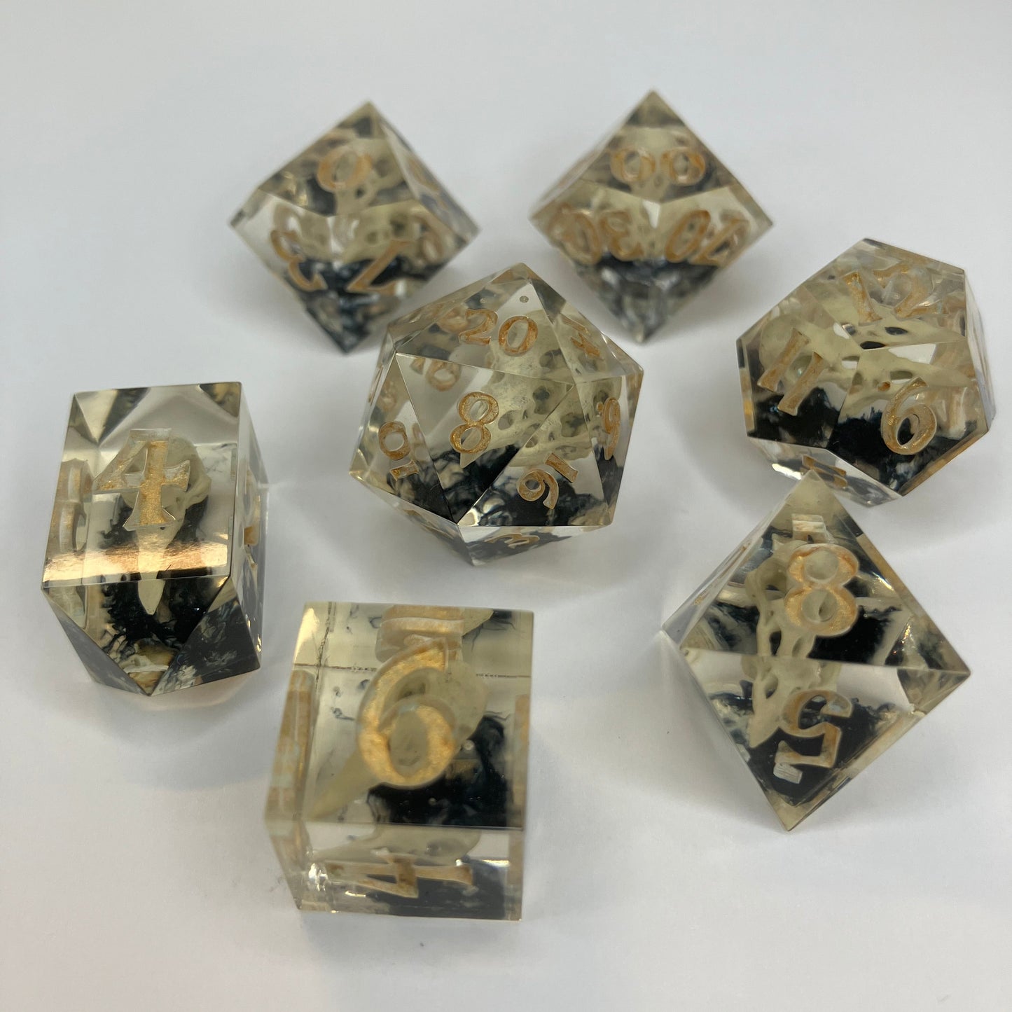 Raven Skulls 7 piece dice set