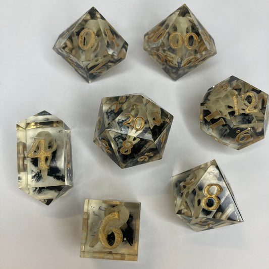 Raven Skulls 7 piece dice set