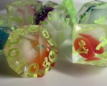 Glowing Mushrooms 7 piece dice set