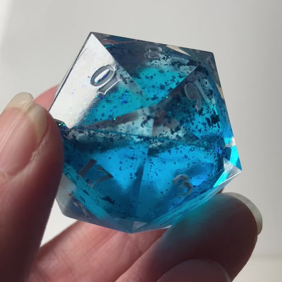 0154 Deep Water liquid core 30mm d20 Chonk